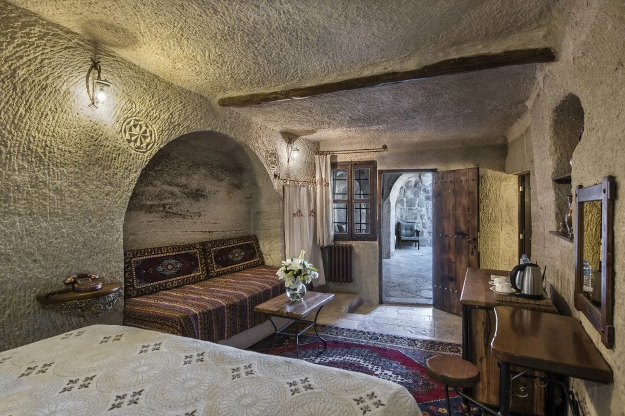 Aydinli Cave Hotel — rooms and atmosphere