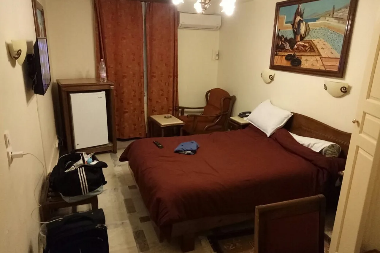 AZ Hotel Hydra — ภาพห้องพักและบรรยากาศ
