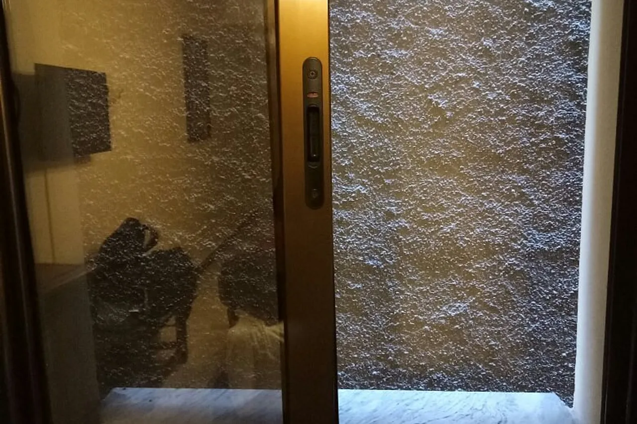AZ Hotel Hydra — ภาพห้องพักและบรรยากาศ