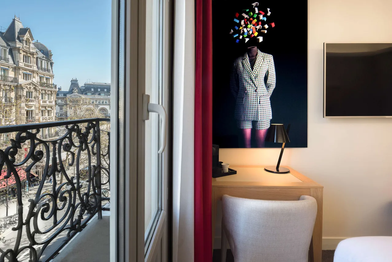 Azur Hotel — rooms and atmosphere