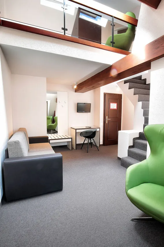 B_smart Motel Basel — rooms and atmosphere