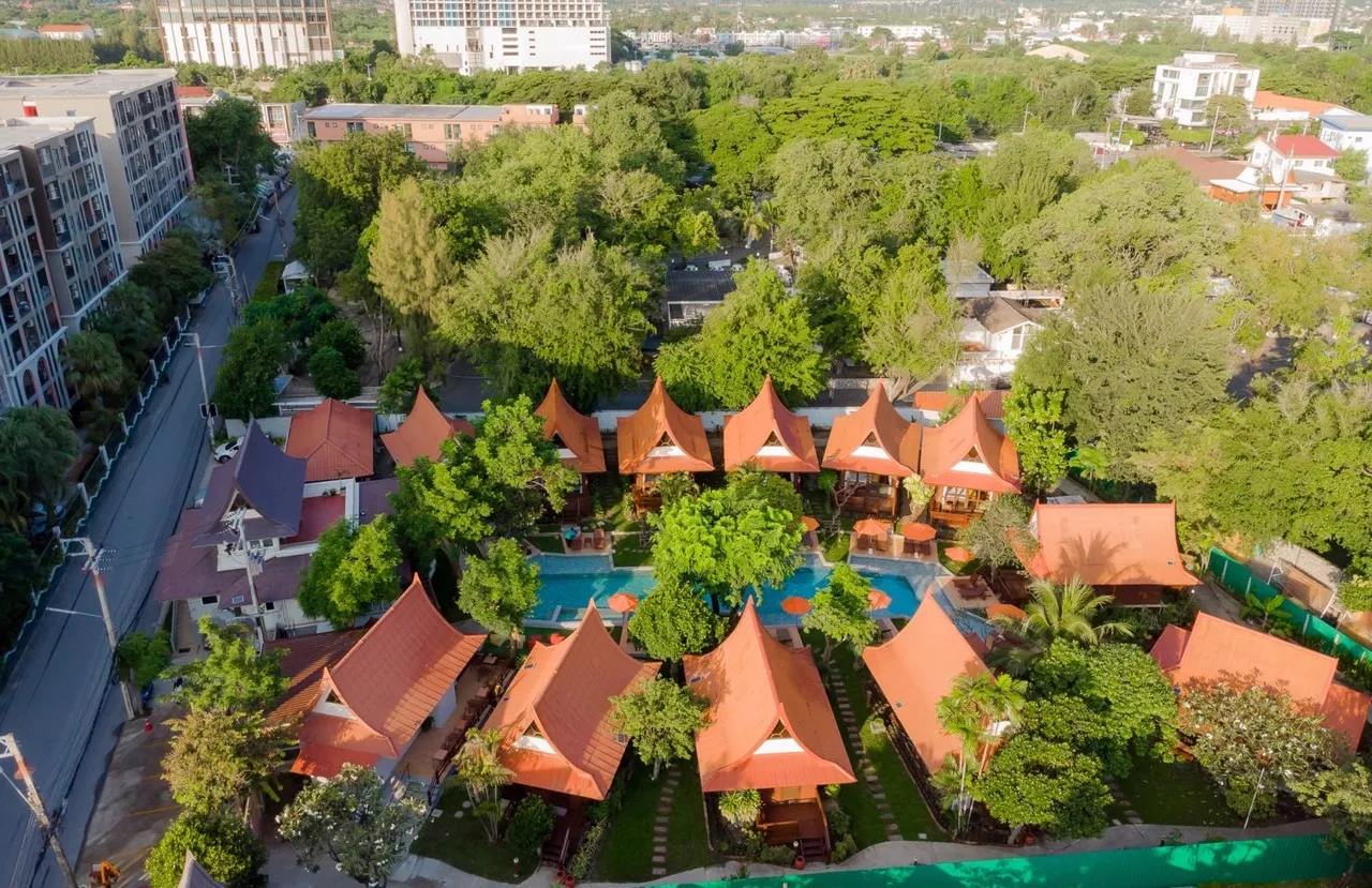 Baan Duangkaew Resort Hua Hin — rooms and atmosphere