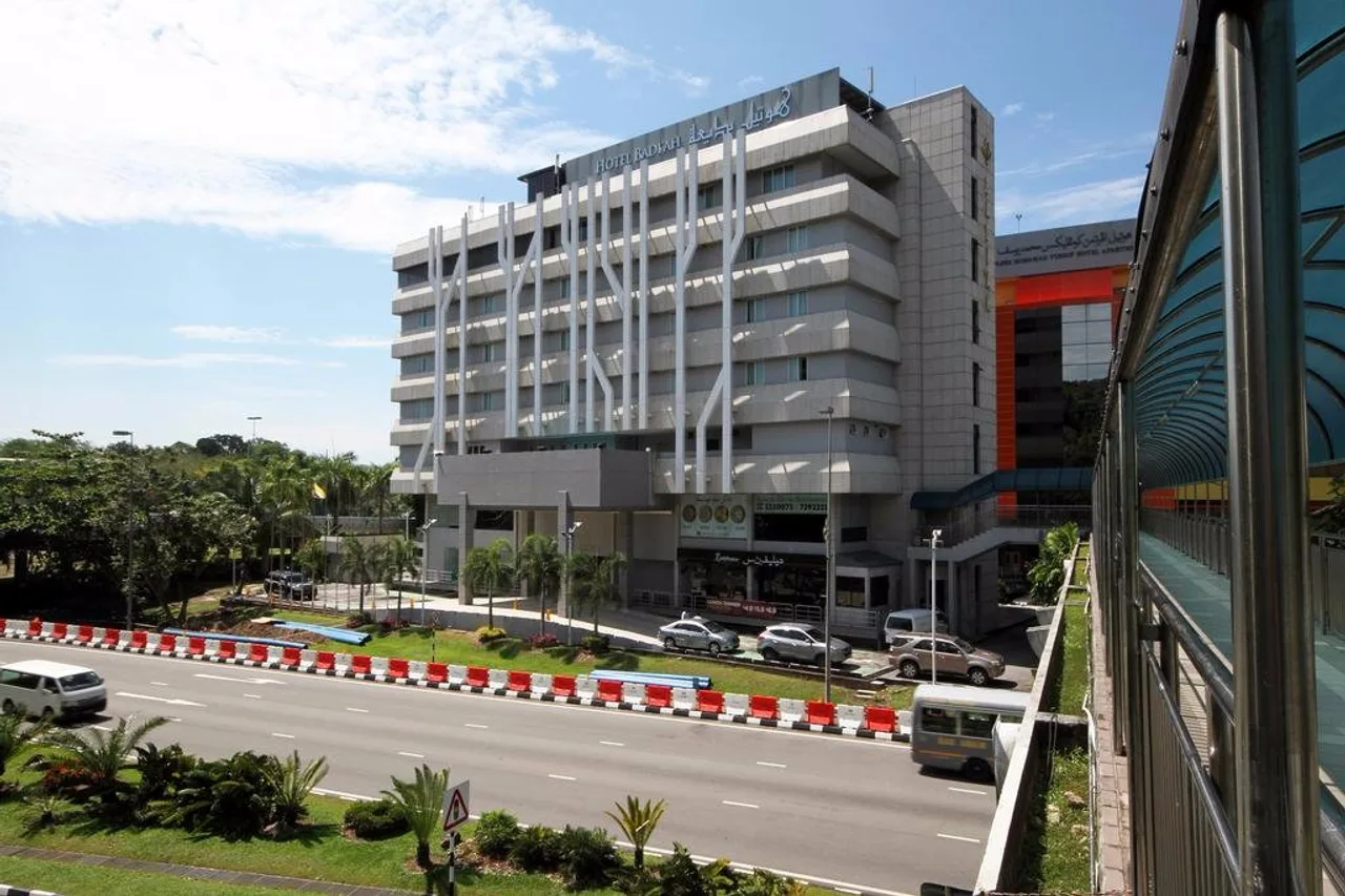 Badi'ah Hotel — โรงแรมในบันดาร์เสรีเบกาวัน