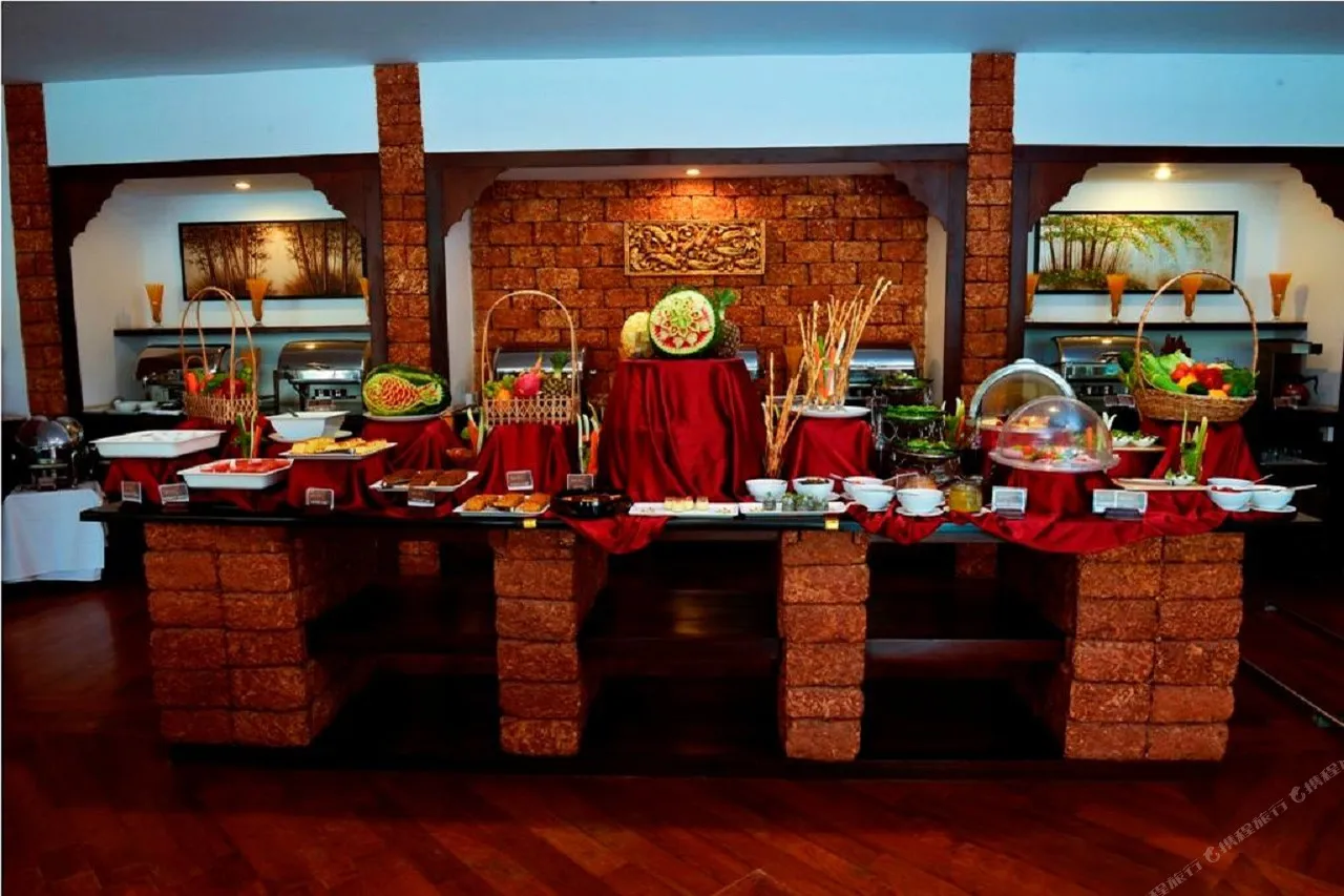 Bagan Lodge — rooms and atmosphere