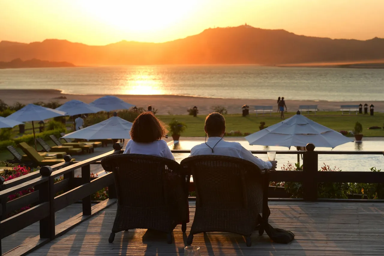 Bagan Thiripyitsaya Sanctuary Resort — rooms and atmosphere