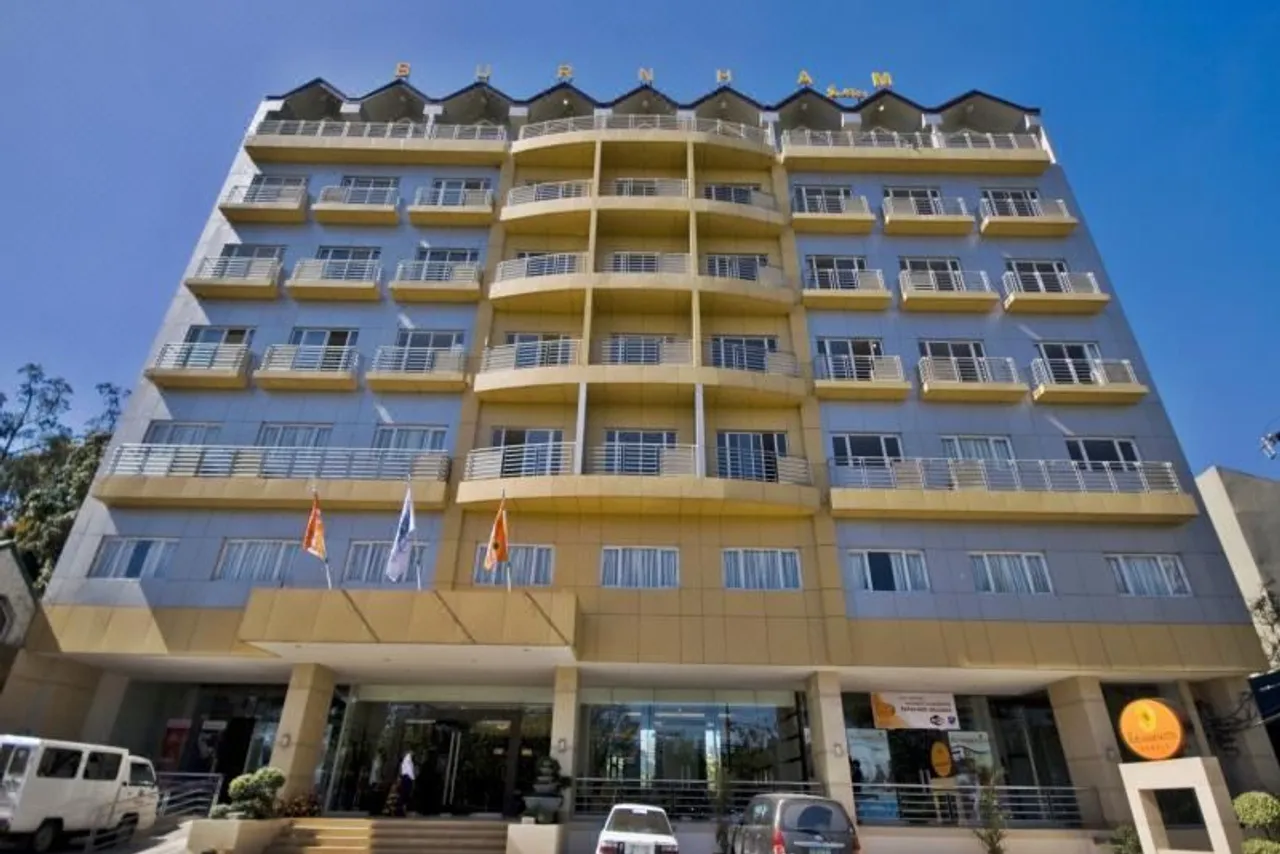 Baguio Burnham Suites Hotel — โรงแรมในบาเกียว