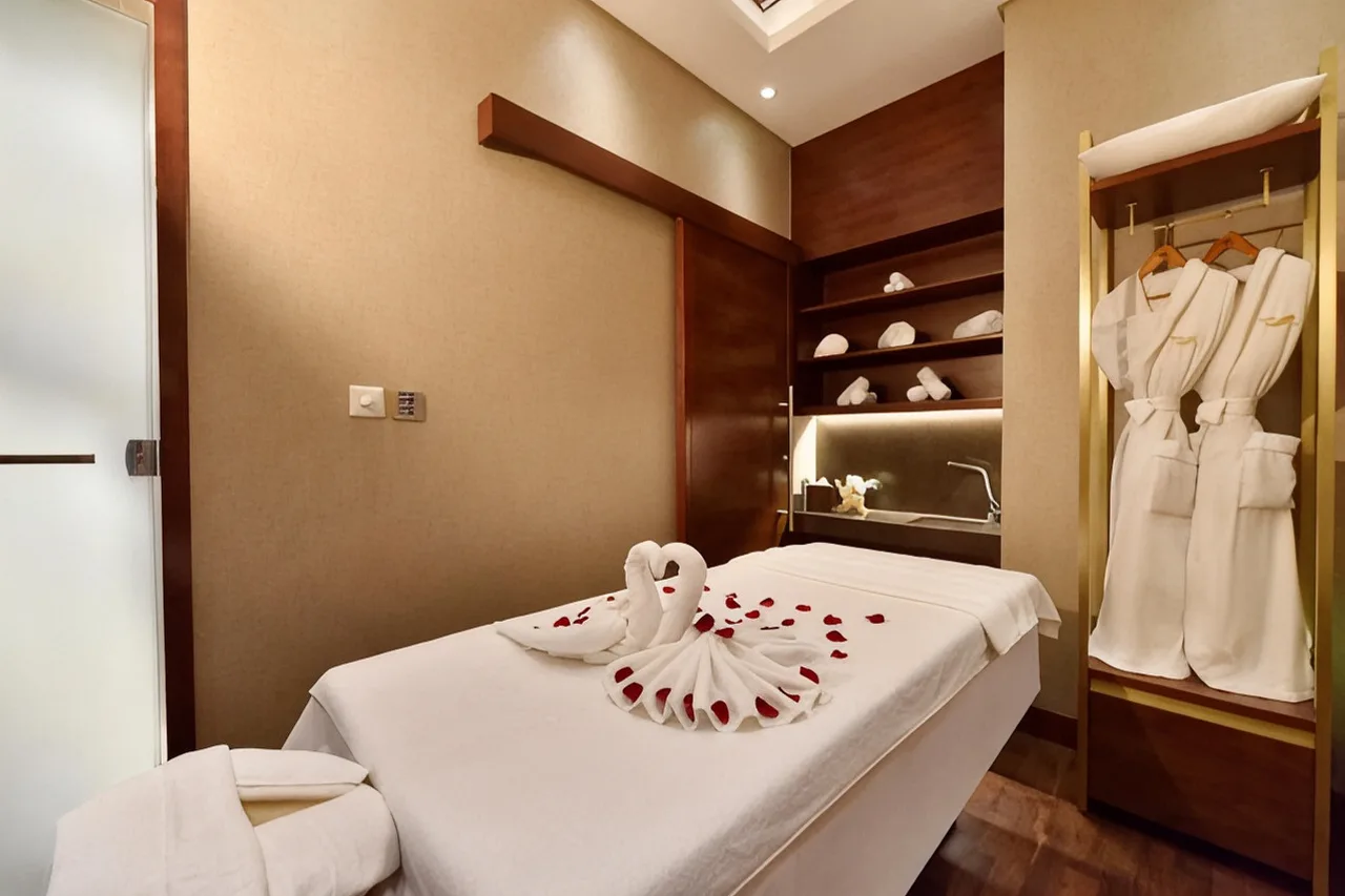 Bahrain Airport Hotel — ภาพห้องพักและบรรยากาศ