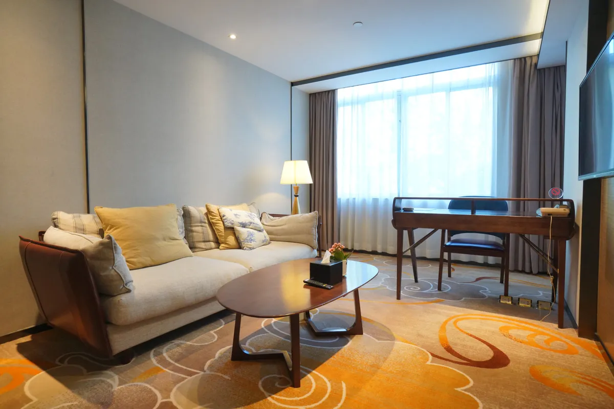 Baiyun City Hotel Guangzhou Railway Station — rooms and atmosphere