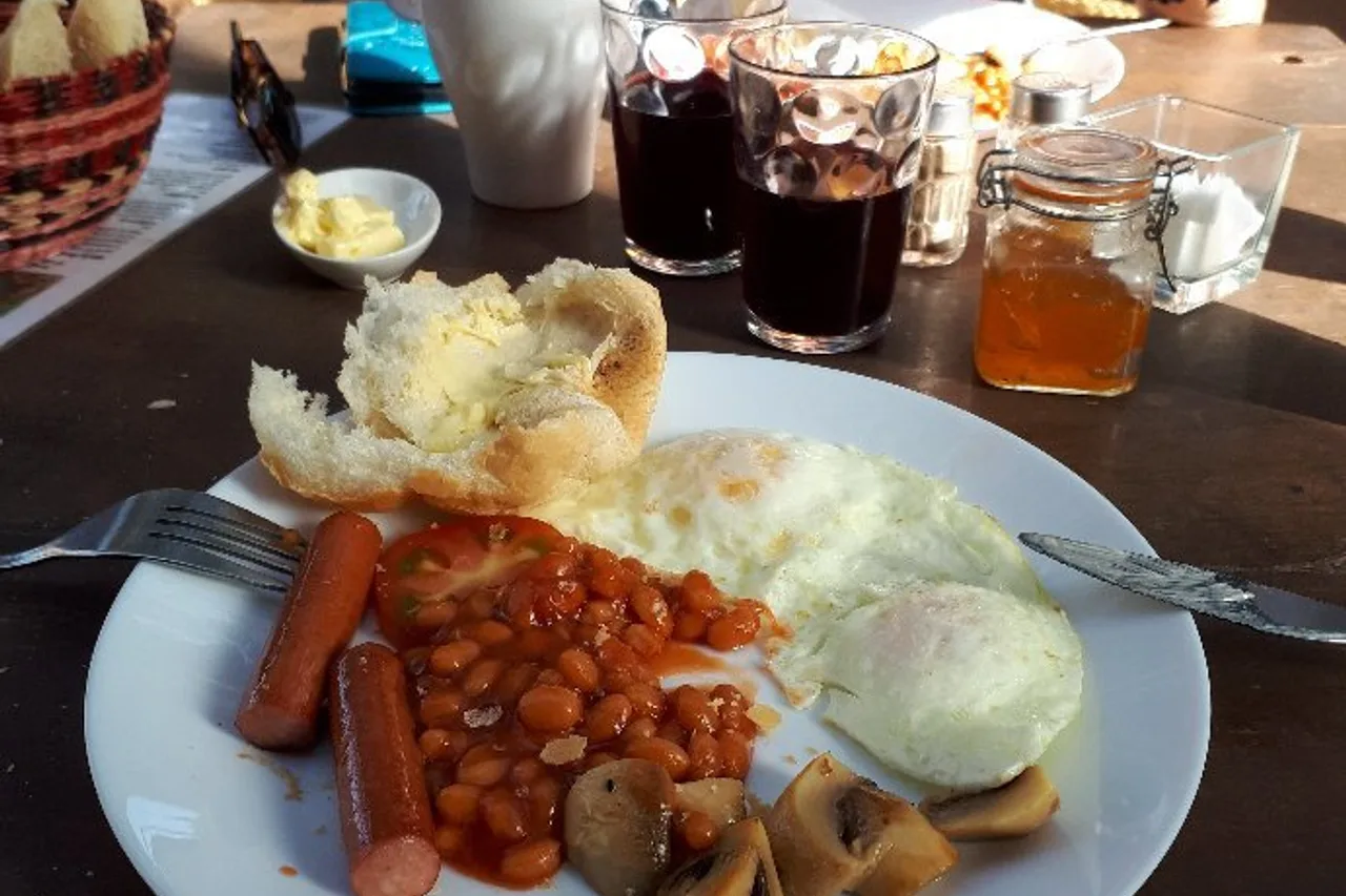 Bakotu Hotel — ภาพห้องพักและบรรยากาศ