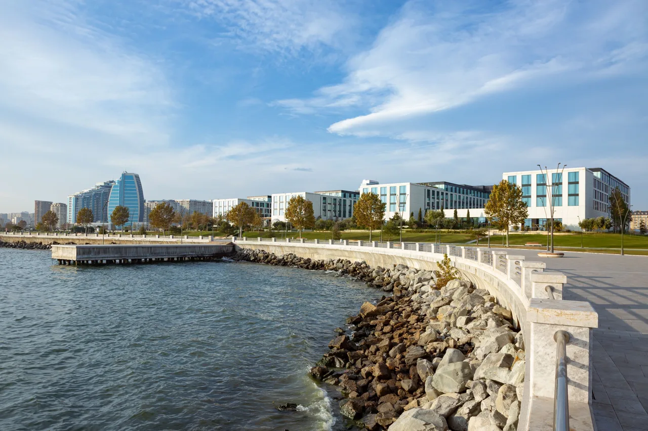 Baku Marriott Hotel Boulevard — rooms and atmosphere