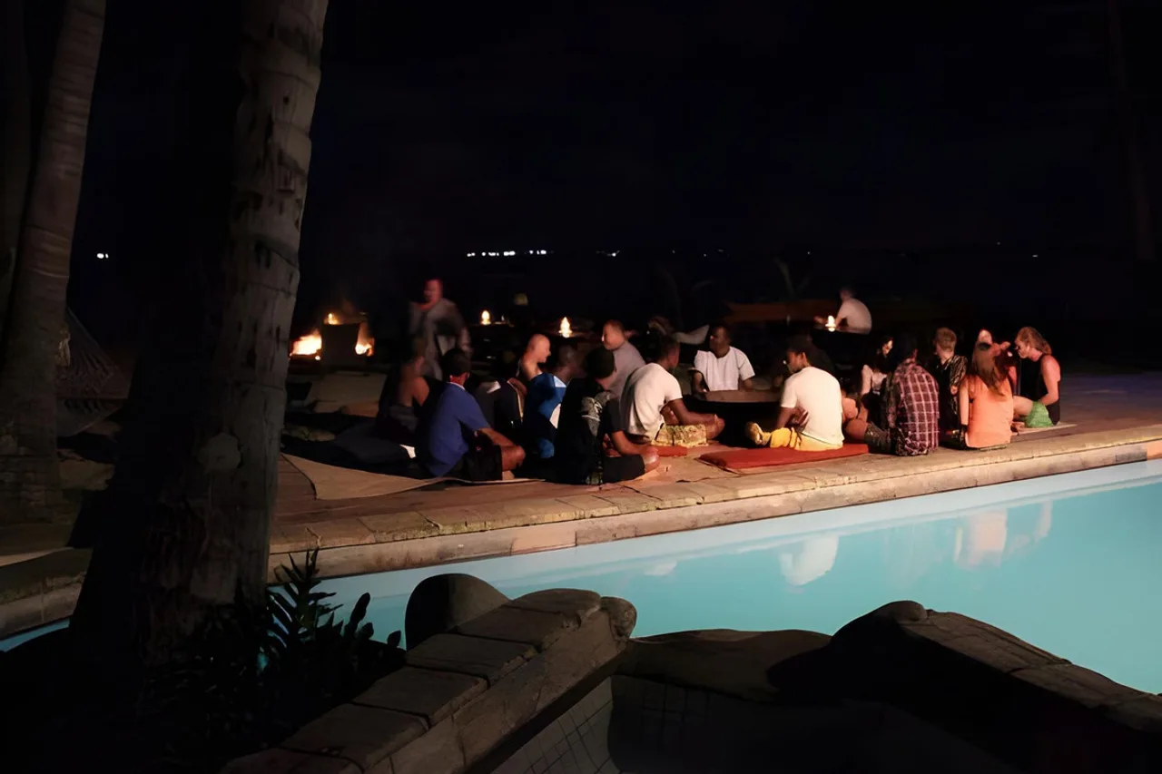 Bamboo Backpackers — ภาพห้องพักและบรรยากาศ