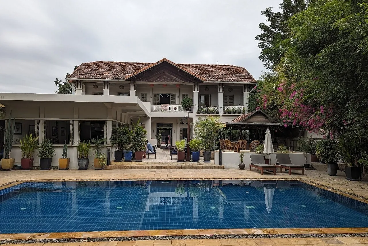 Bambu Hotel — โรงแรมในพระตะบอง