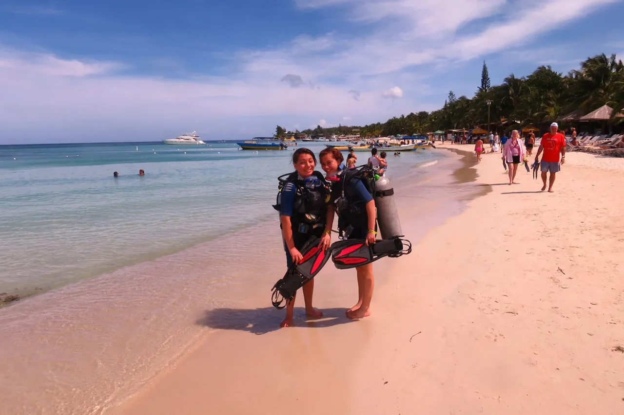 Bananarama Dive & Beach Resort — ภาพห้องพักและบรรยากาศ