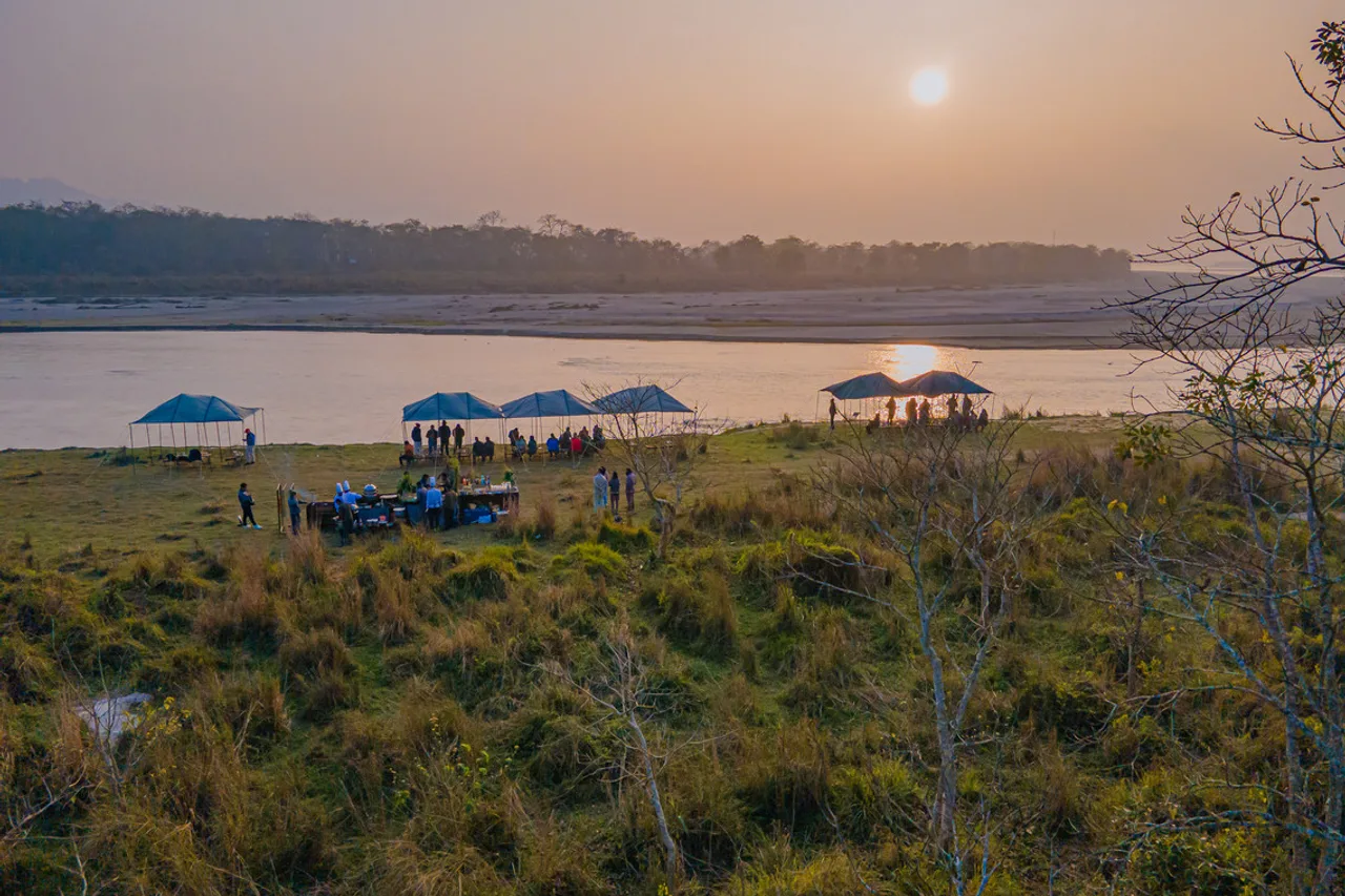 Barahi Jungle Lodge — ภาพห้องพักและบรรยากาศ