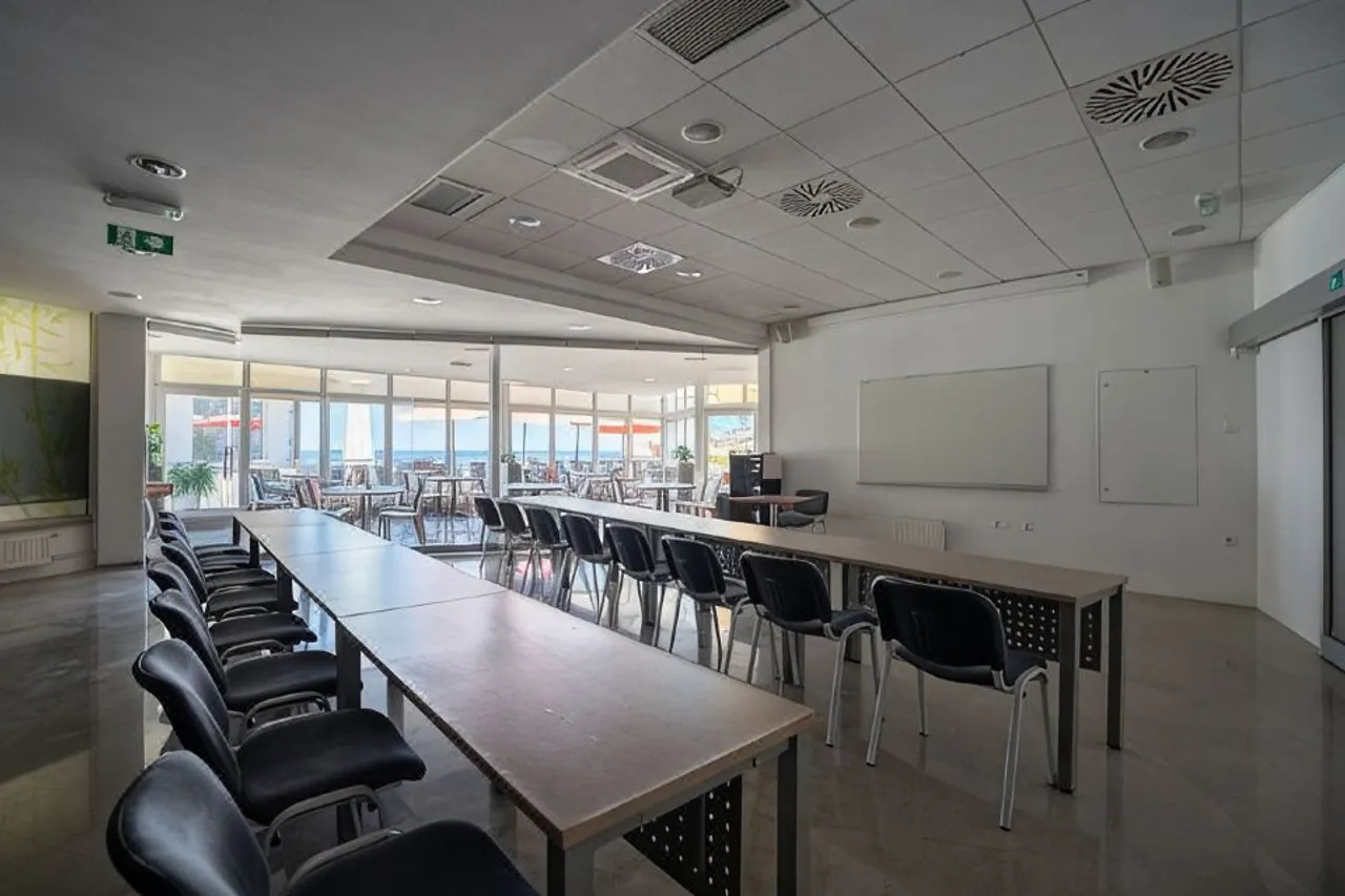 Barbara Piran Beach Hotel — ภาพห้องพักและบรรยากาศ