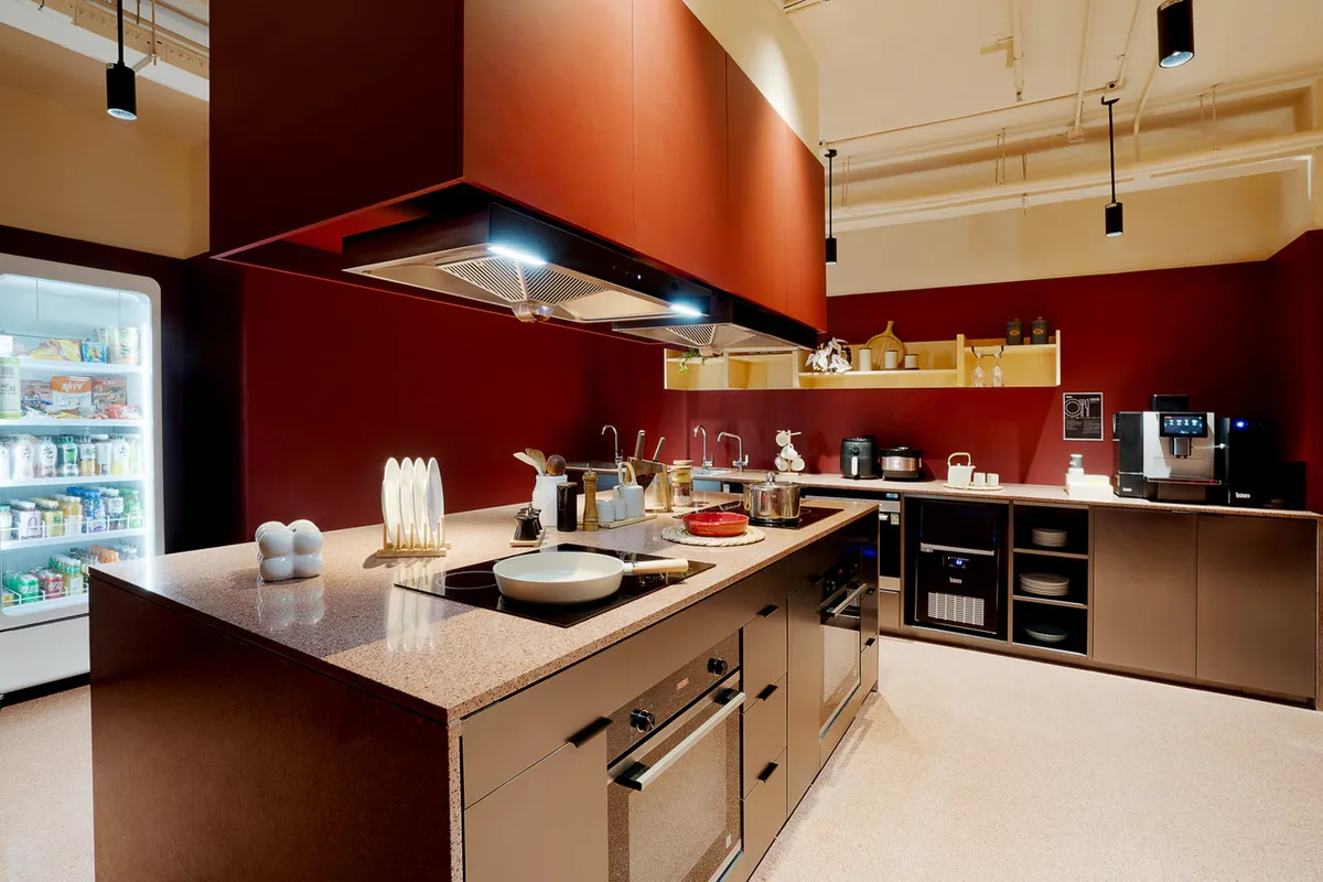 base-Wangfujing Serviced Apartment — rooms and atmosphere
