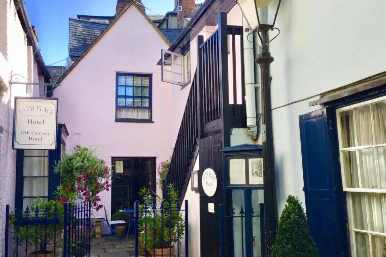Bath Place Hotel — ภาพห้องพักและบรรยากาศ