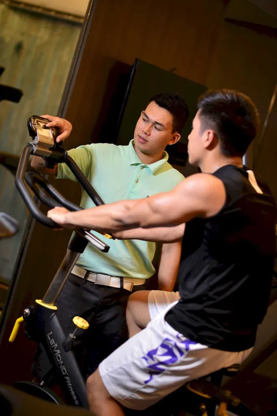 Bayfront Hotel Cebu — rooms and atmosphere