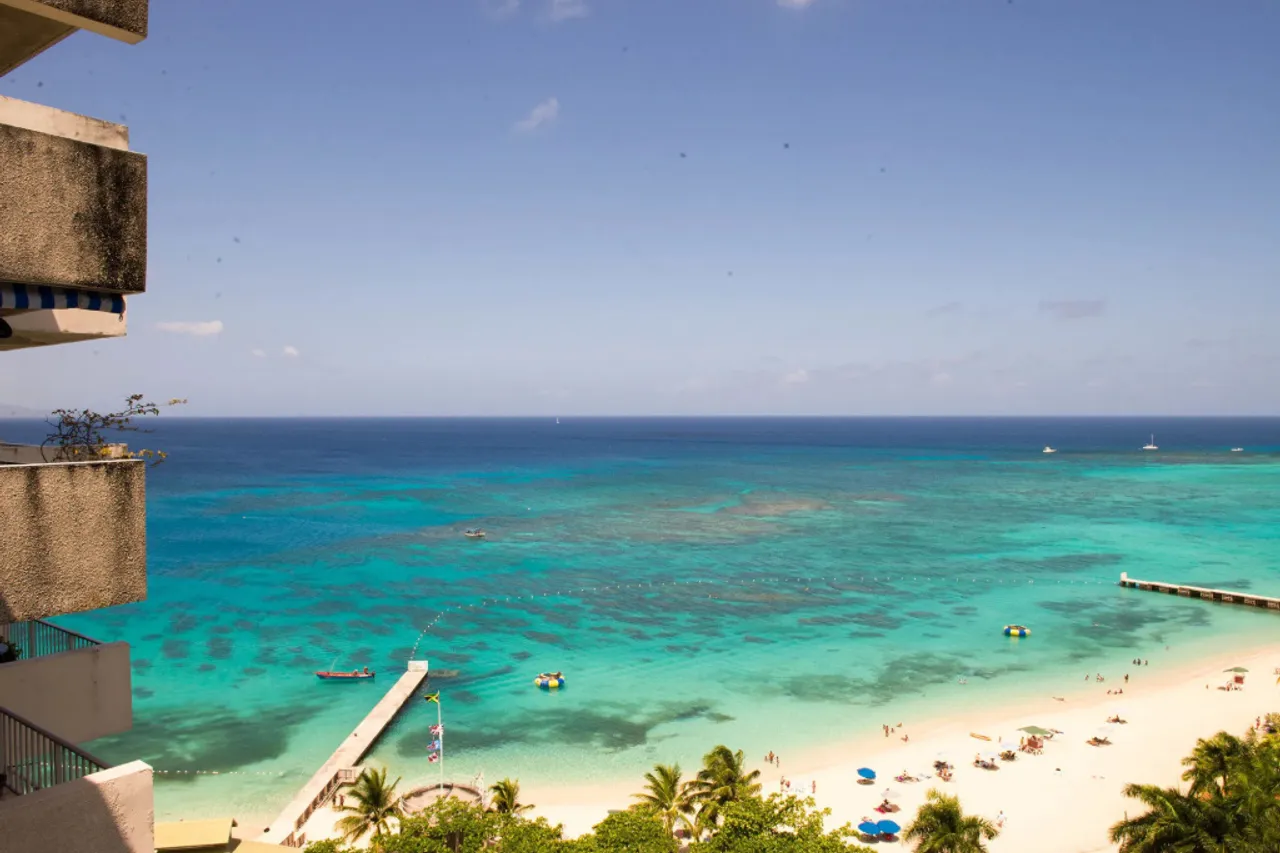 Baywatch Beach at Montego Bay Club — มอนเตโกเบย์