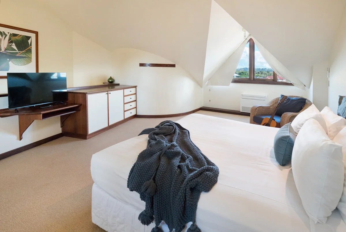 Beach Hotel Resort — rooms and atmosphere
