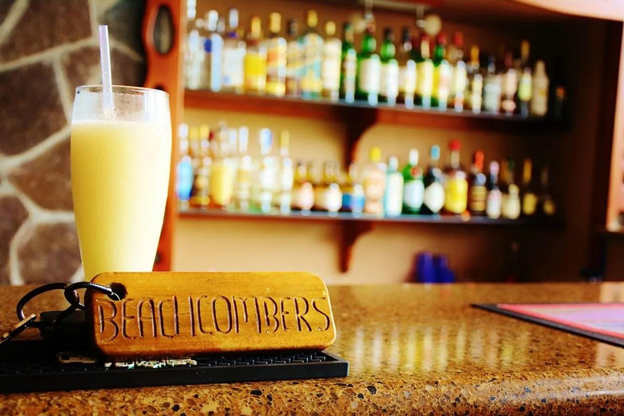 Beachcombers Hotel — ภาพห้องพักและบรรยากาศ