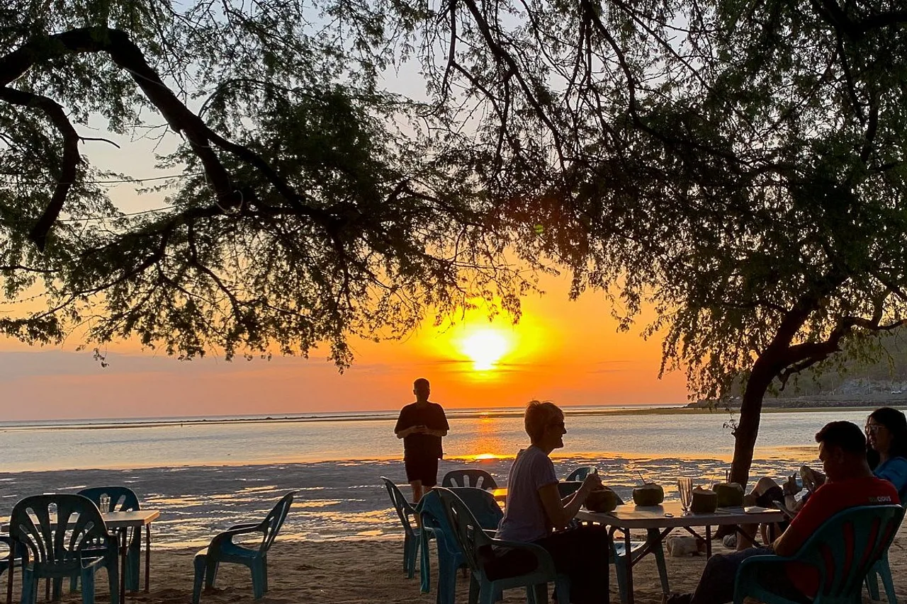 Beachside Hotel Dili — rooms and atmosphere