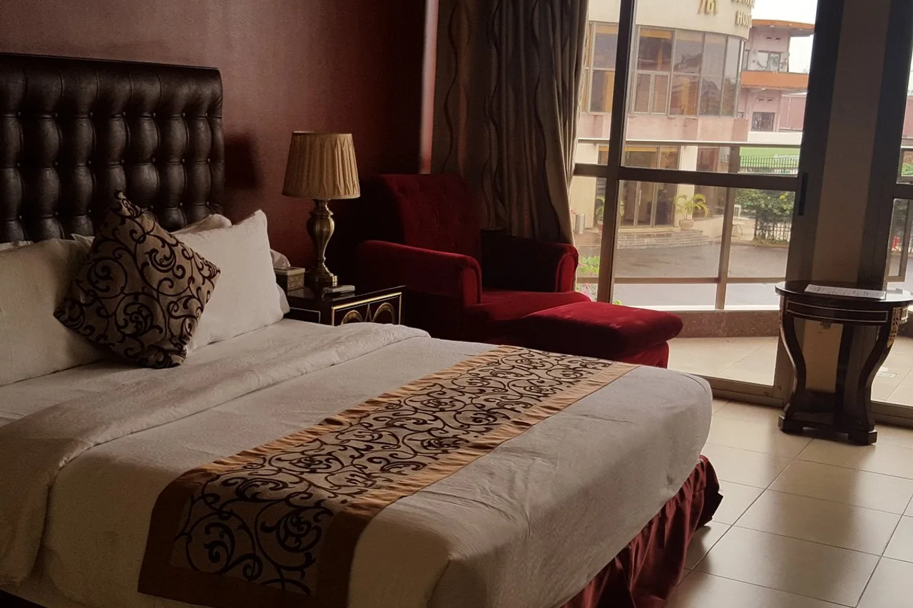 Beatrice Hotel — ภาพห้องพักและบรรยากาศ