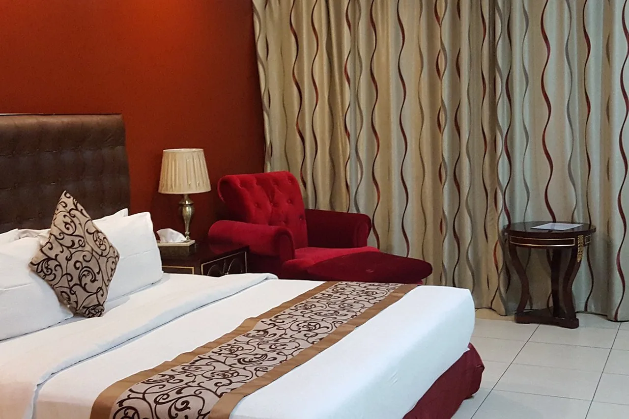 Beatrice Hotel — ภาพห้องพักและบรรยากาศ