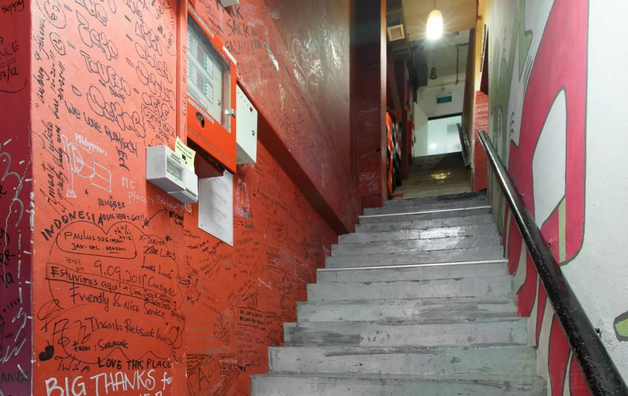 Beds and Dreams Inn @ Clarke Quay — rooms and atmosphere