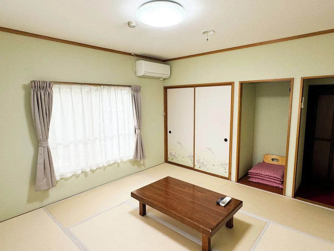 Belle Vue Nishiura — rooms and atmosphere