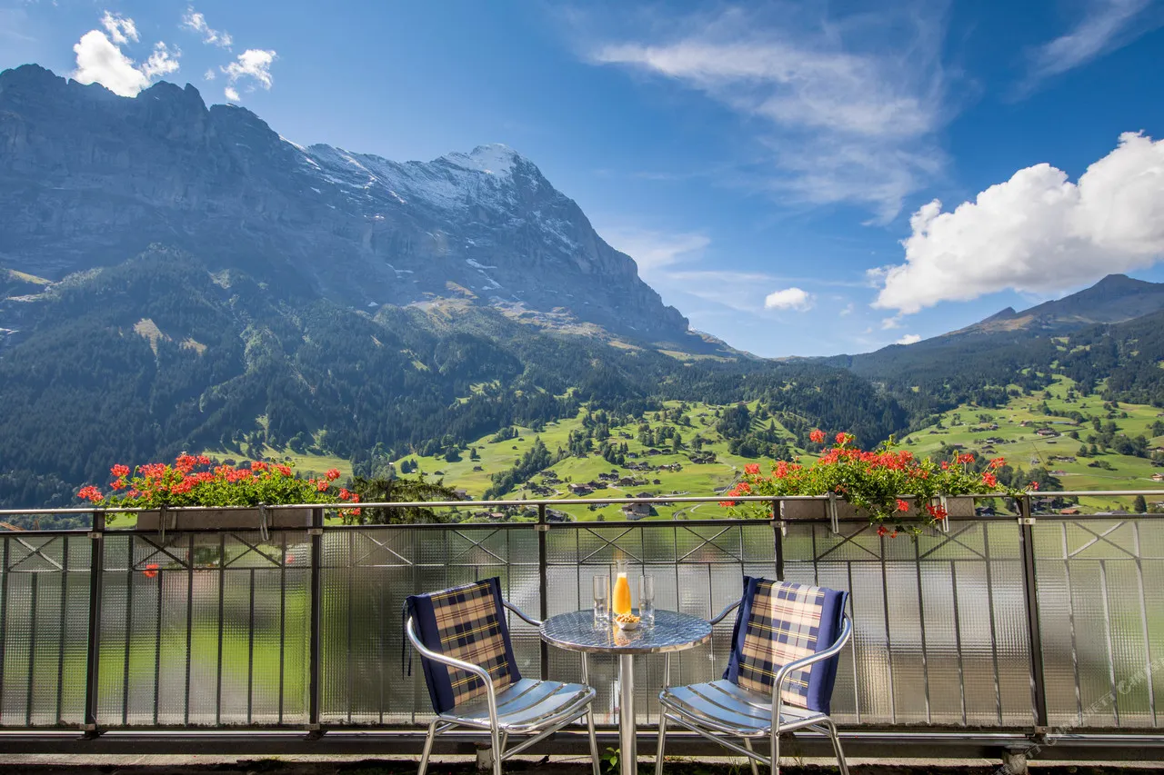 Belvedere Swiss Quality Hotel — rooms and atmosphere
