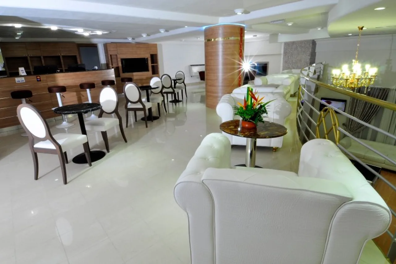 Benin Royal Hotel — ภาพห้องพักและบรรยากาศ