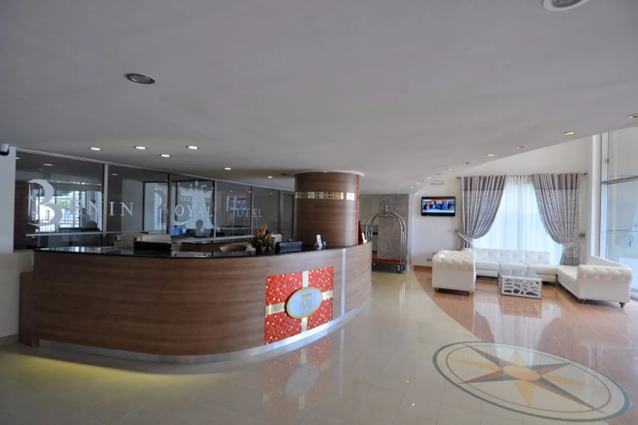 Benin Royal Hotel — ภาพห้องพักและบรรยากาศ