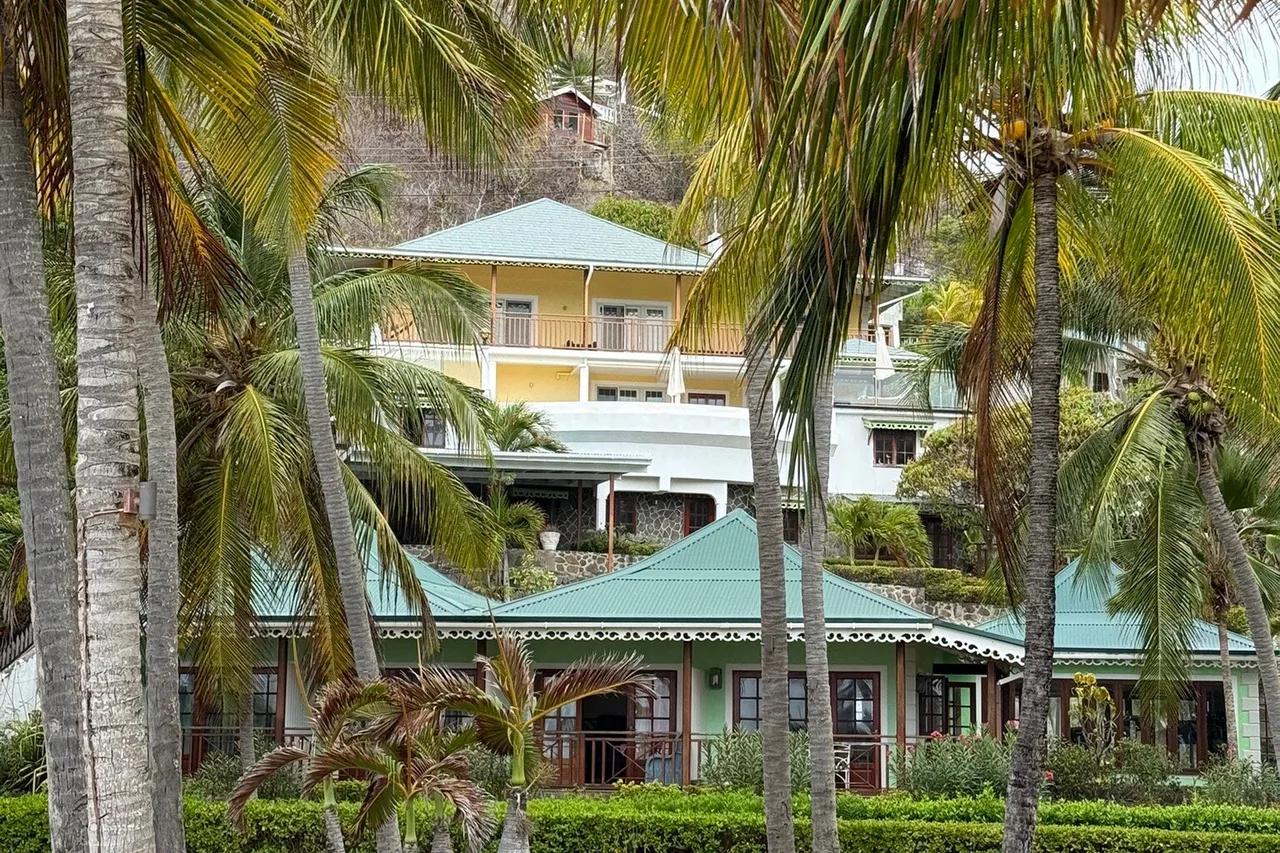 Bequia Beach Hotel — ภาพห้องพักและบรรยากาศ