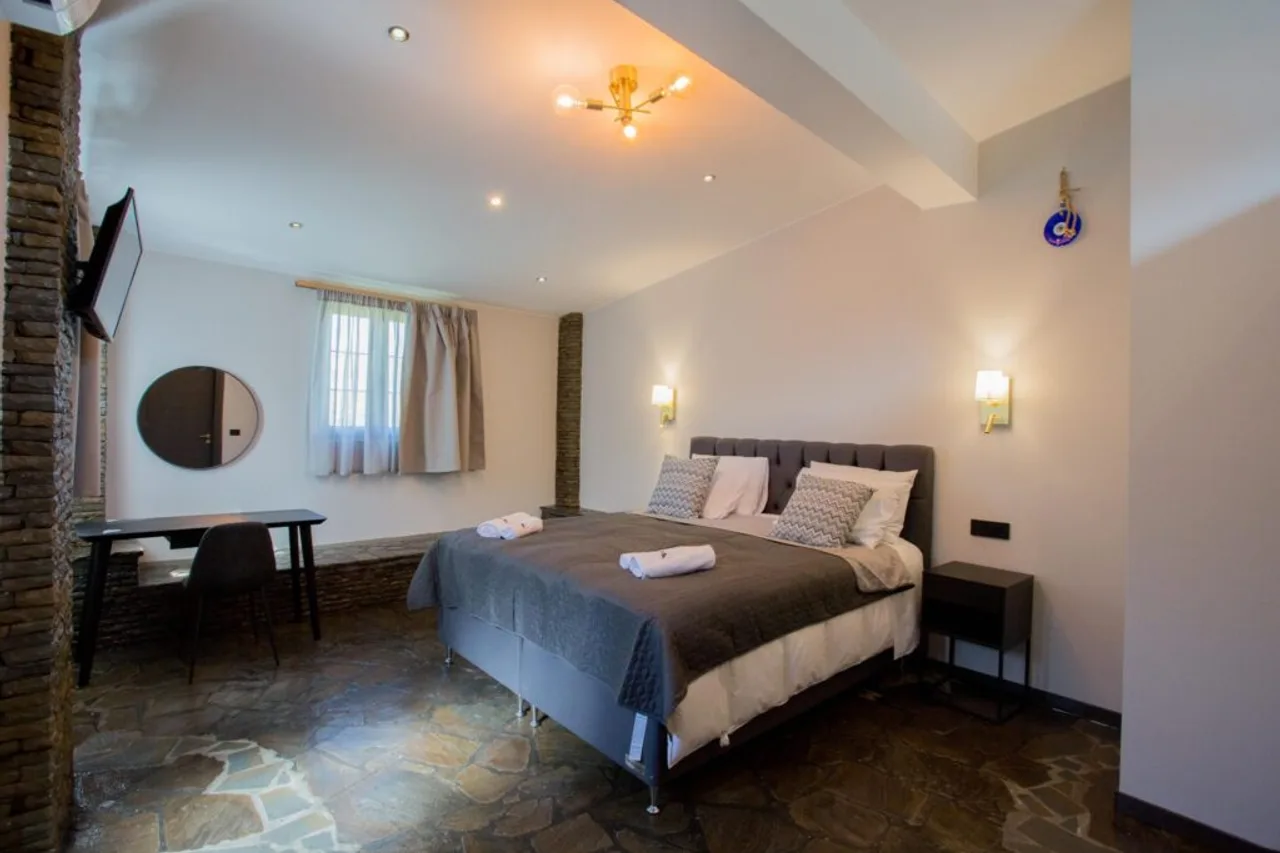 Berat River House Boutique Hotel — ภาพห้องพักและบรรยากาศ