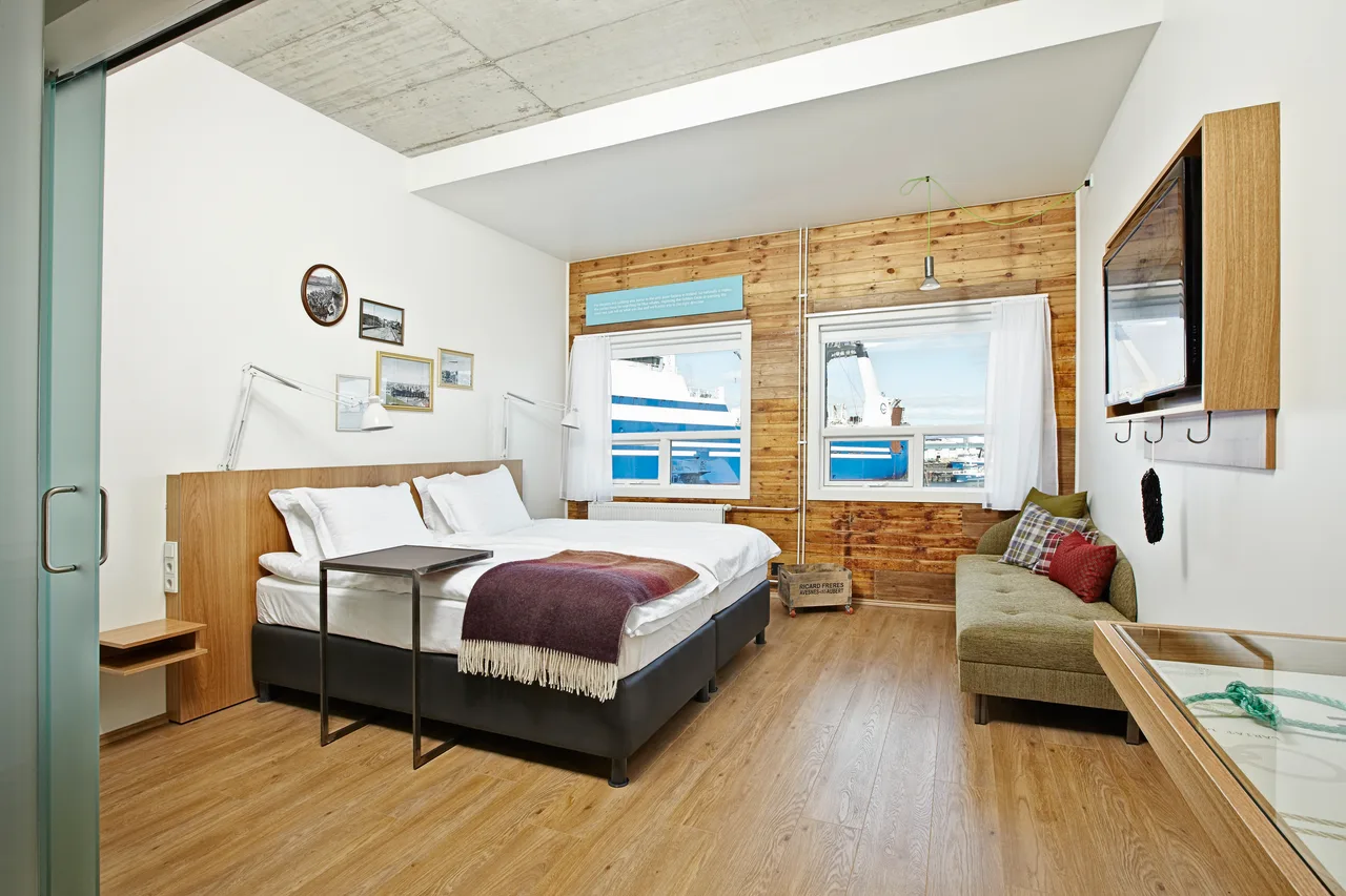 Berjaya Reykjavik Marina Hotel — rooms and atmosphere