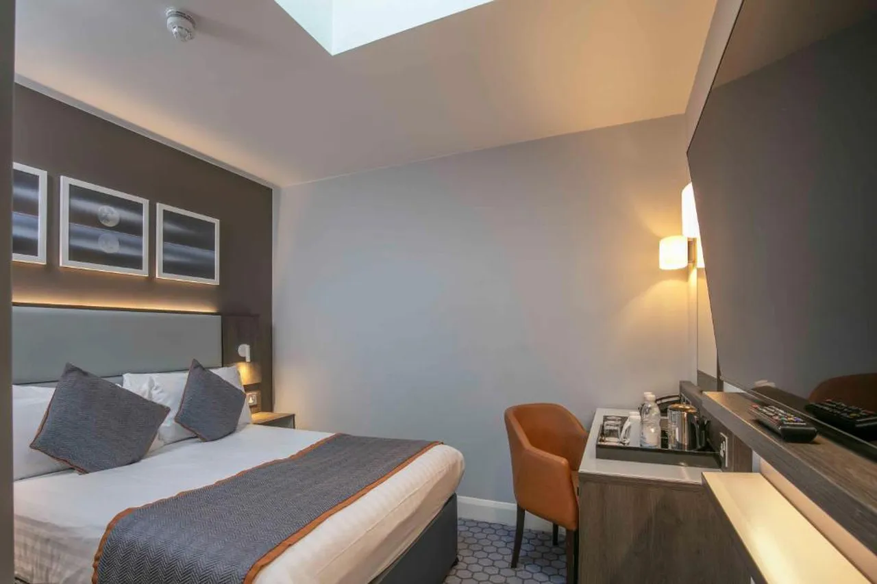 Best Western Plus Vauxhall Hotel — rooms and atmosphere