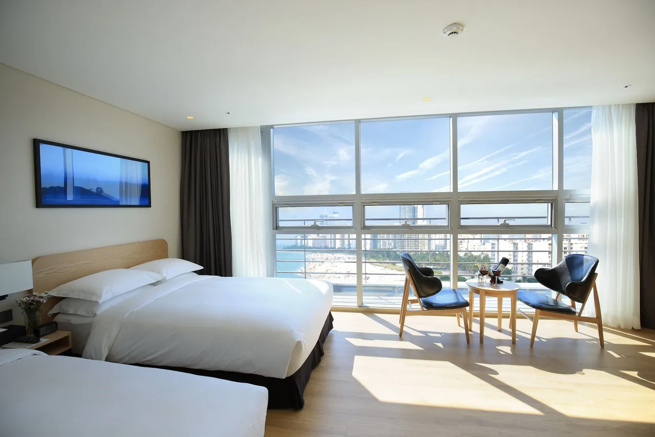 Best Western Haeundae Hotel — rooms and atmosphere