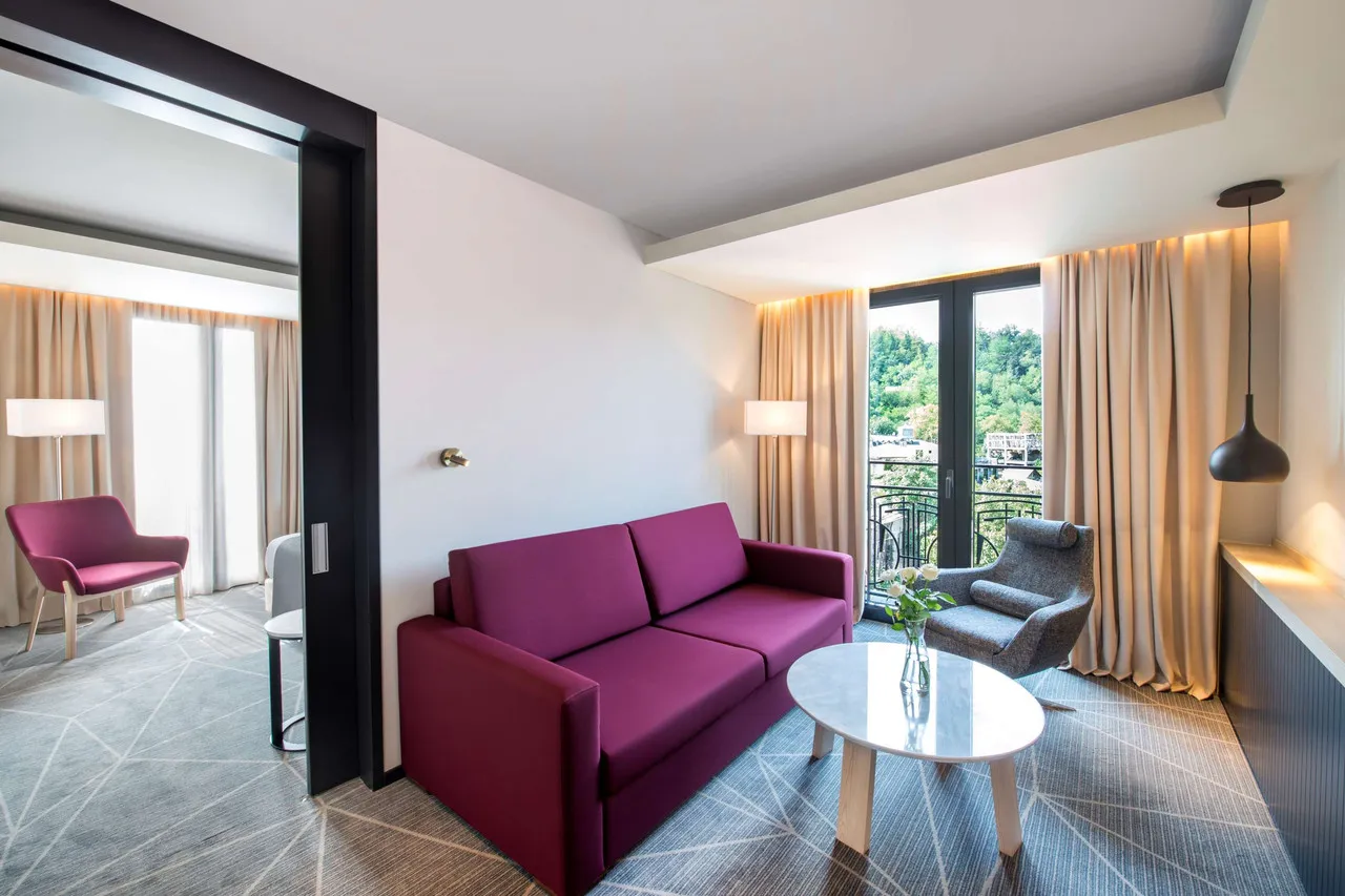 Best Western Kutaisi — ภาพห้องพักและบรรยากาศ