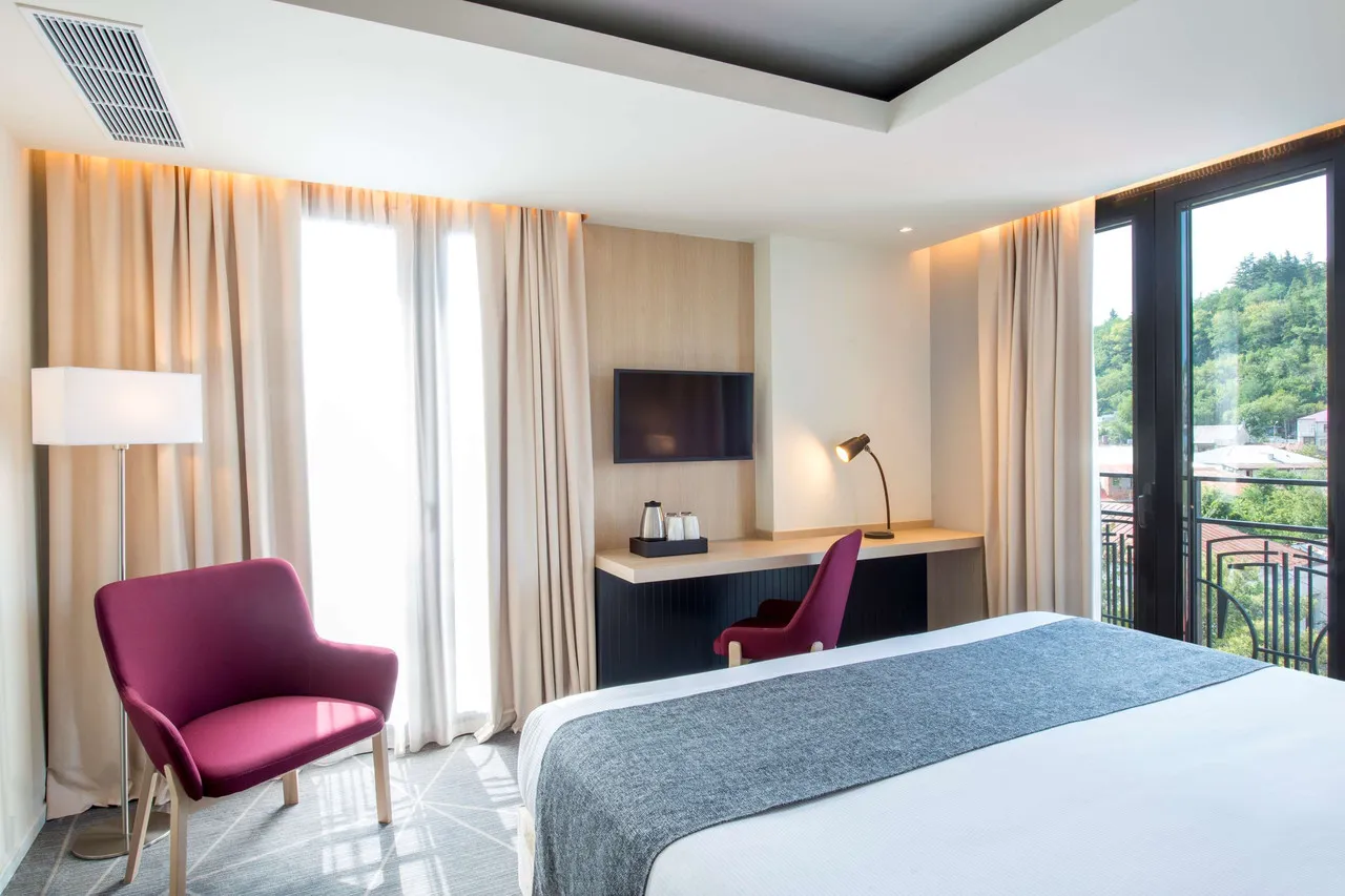 Best Western Kutaisi — ภาพห้องพักและบรรยากาศ