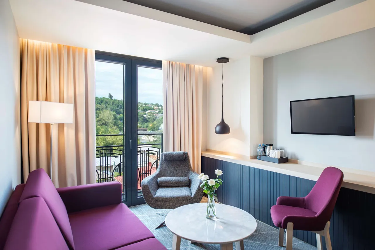 Best Western Kutaisi — ภาพห้องพักและบรรยากาศ
