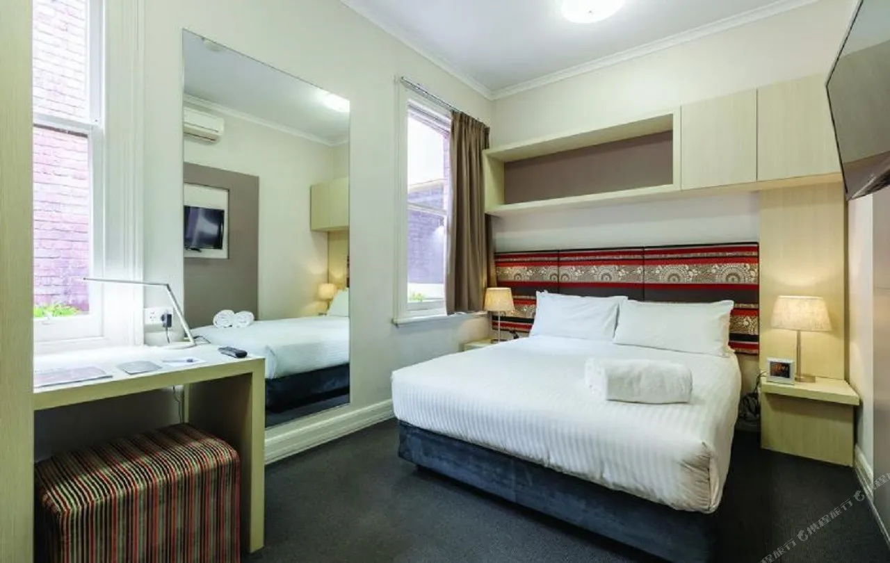 Best Western Melbourne City — rooms and atmosphere