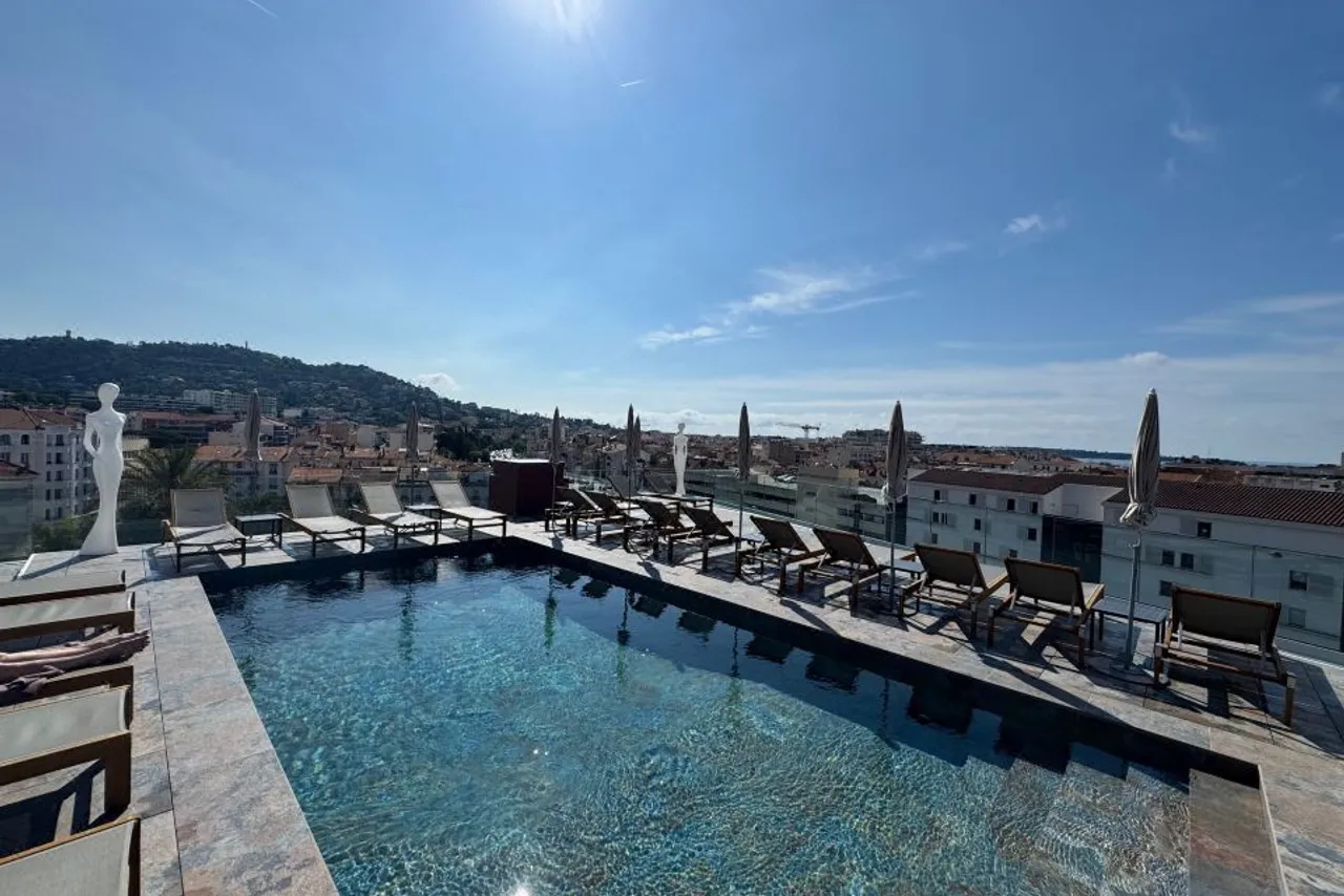Best Western Plus Cannes Riviera & Spa — rooms and atmosphere