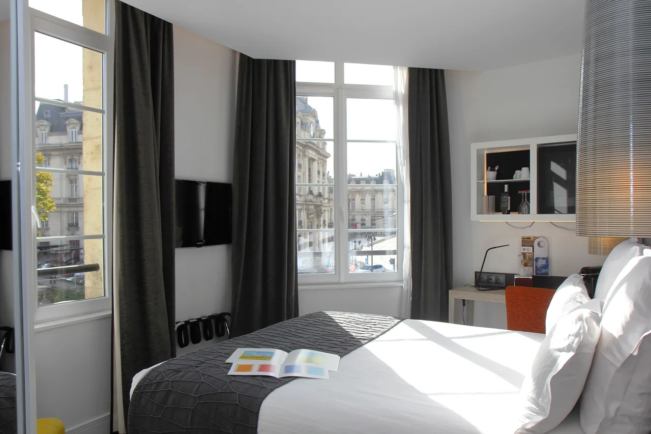 Best Western Plus Gare Saint-Jean — rooms and atmosphere