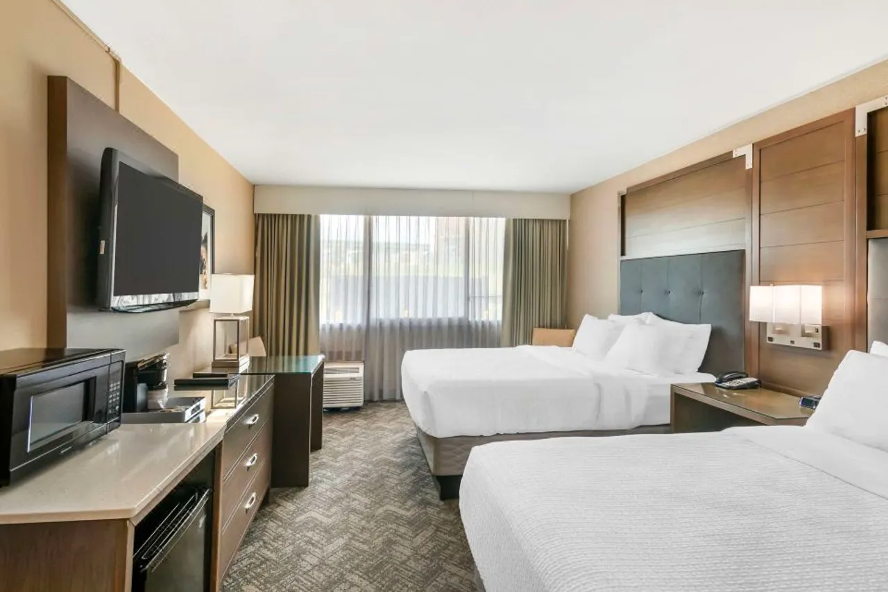 Best Western Plus Kansas City Sports Complex Hotel — ภาพห้องพักและบรรยากาศ