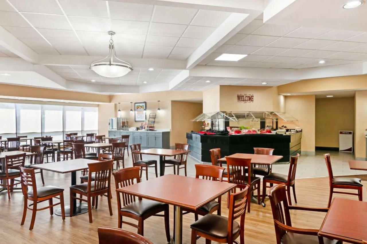 Best Western Plus Kansas City Sports Complex Hotel — ภาพห้องพักและบรรยากาศ