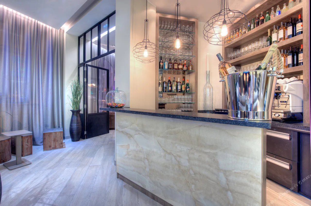 Best Western Plus Nice Cosy — rooms and atmosphere