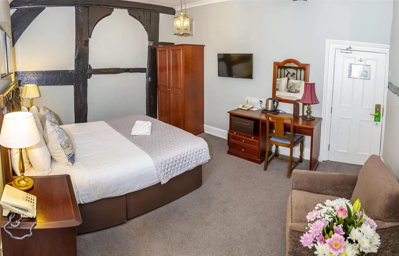 Best Western Red Lion Hotel — rooms and atmosphere