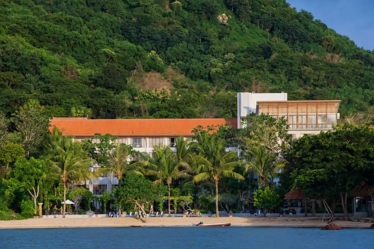 Bintang Flores Hotel — rooms and atmosphere