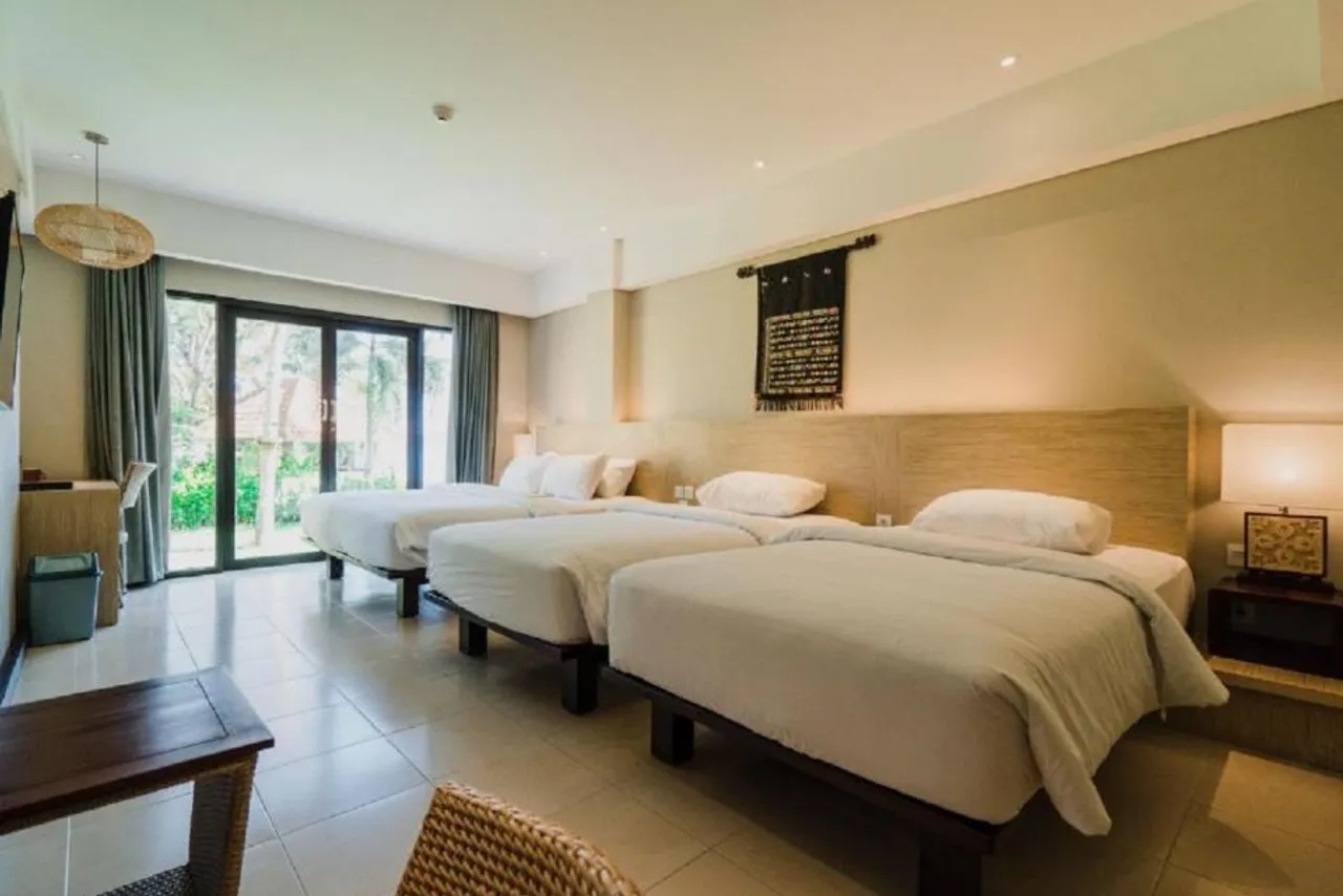 Bintang Flores Hotel — rooms and atmosphere